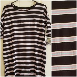 BNWT Lularoe Irma (HiLo tunic)